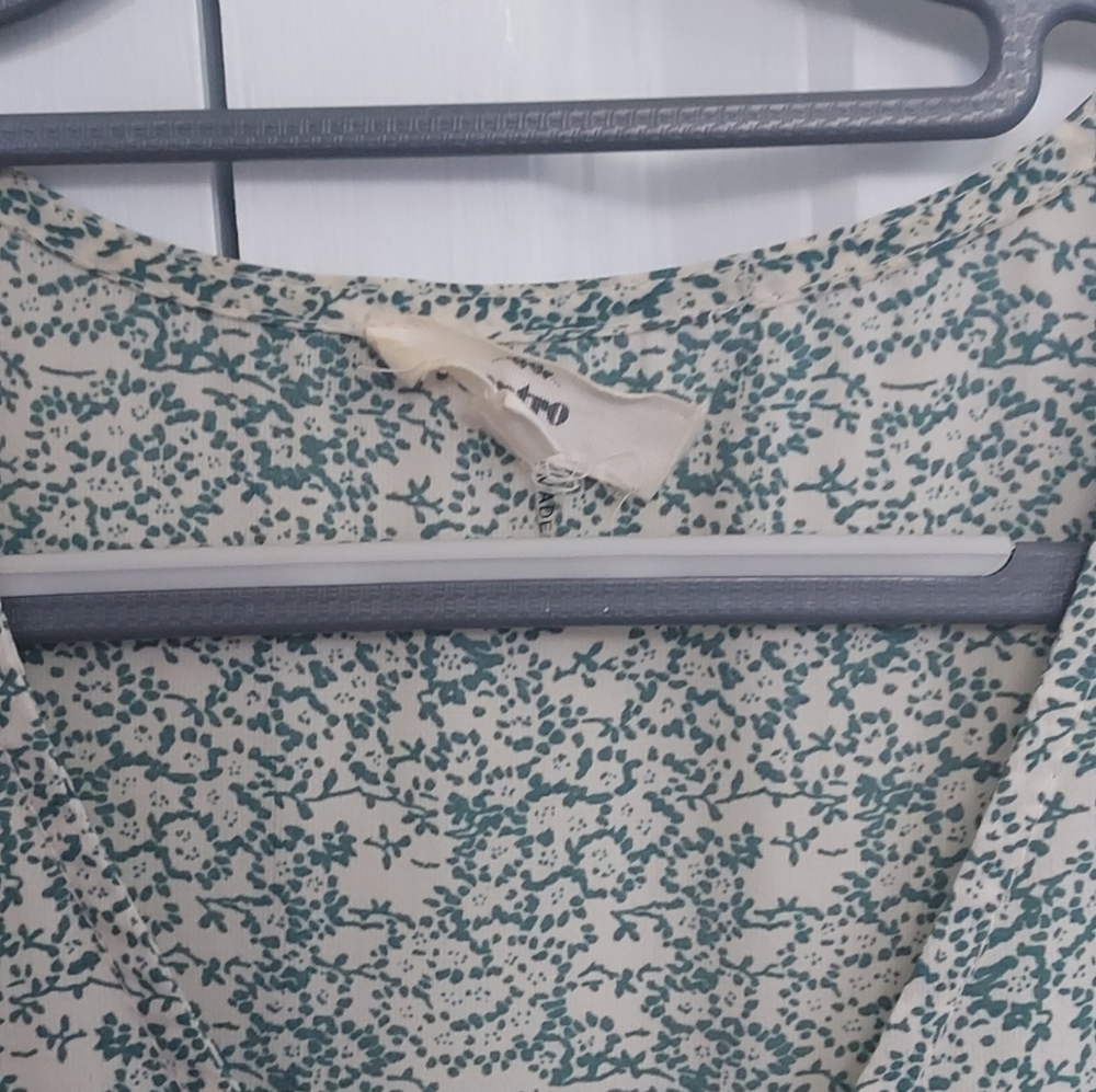flowy, button up romper - Picture 4 of 4